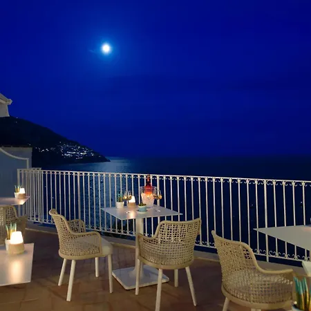 Villa Francesco Luxury Suites-3