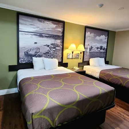 Super 8 By Wyndham Pembroke-2