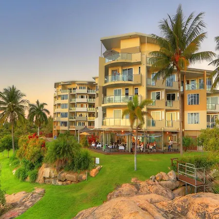 Coral Cove Apartments - Absolute Beachfront Resort Bowen-3