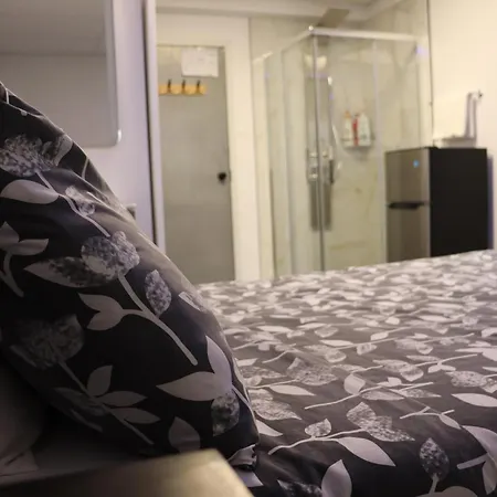 Amr Hotel Inc-3