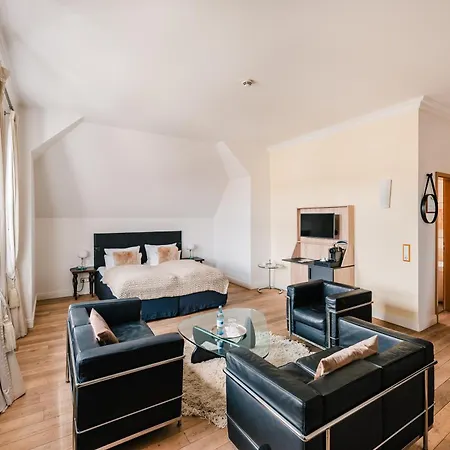 SCHLOSS RANZOW - kleines Romantik Hotel - Wellness - Golfplatz - Hochzeiten&Feiern-2