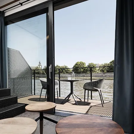 New Port Apartments On The River-2