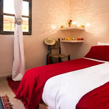 Riad Dar Benbrahim - Traditional Guest House In Jemaa El-Fnaa Square-2