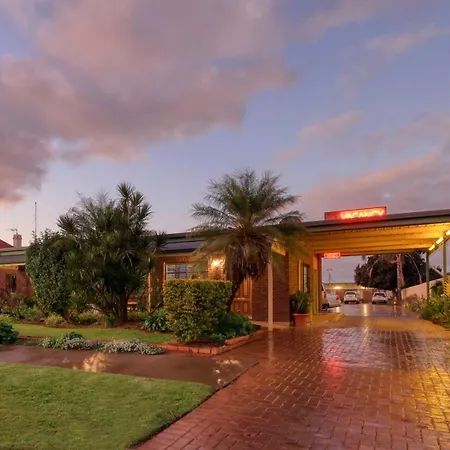 Oasis Motor Inn-3