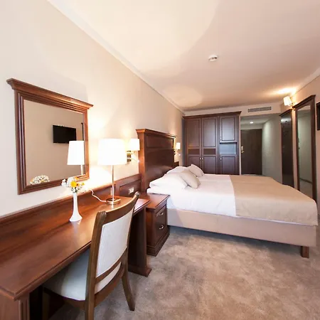 Grand Hotel Neum Wellness & Spa-3