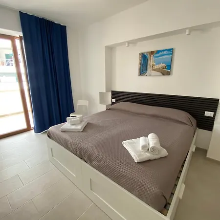 Manfredi Sea Room-3