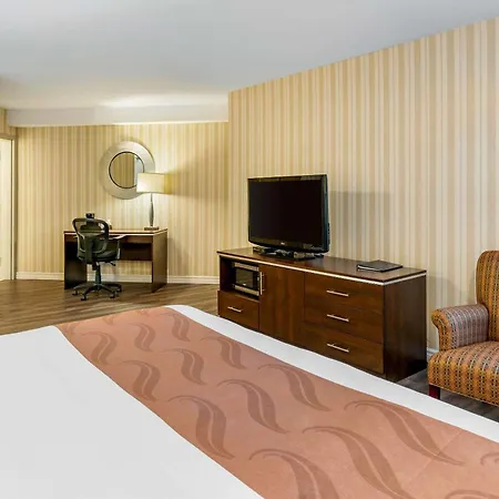 Quality Hotel & Suites-3