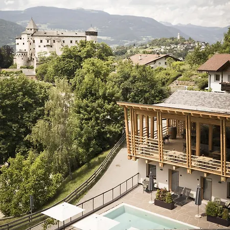 Presulis Hideaway Apartments & Restaurant-3
