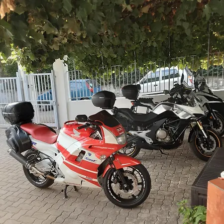 AceroRosso B&B-2