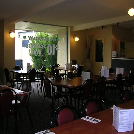 Overlander Hotel Motel-3
