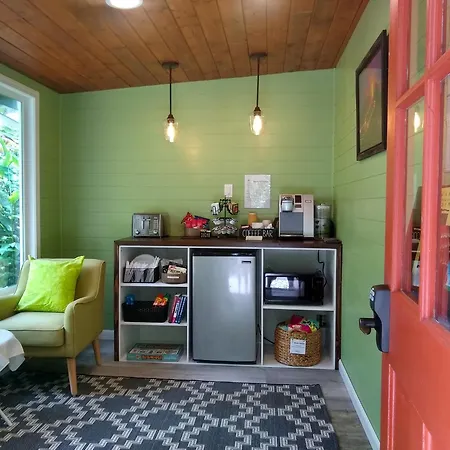 Hale 'Ohu Bed & Breakfast-3