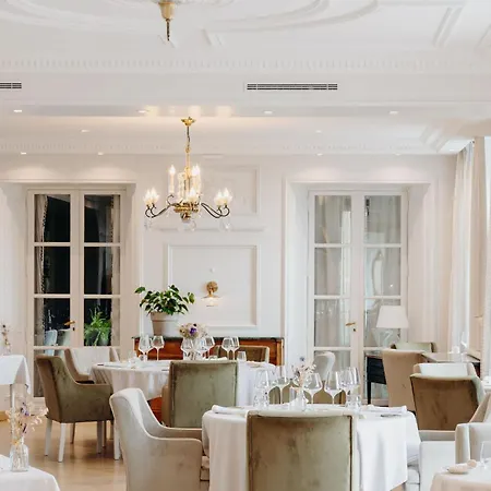 Domaine De Rochebois & Spa Nuxe-3