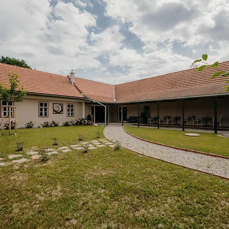 Monschein Bioweinhof Straden-3