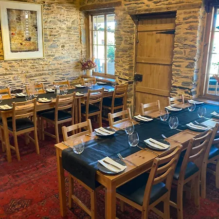 Reillys Wines Heritage Cottages-3