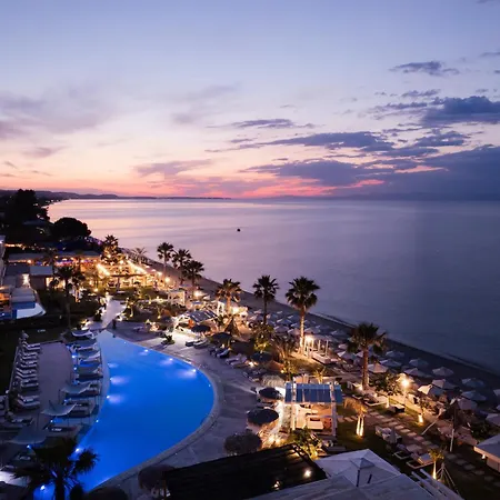 Blue Carpet Luxury Suites-3