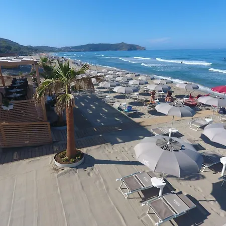 Residence Le Palme - Appartamenti sul mare - Spiaggia tra Palinuro e Caprioli-2