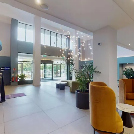 Clayton Hotel Dublin Airport Central-3