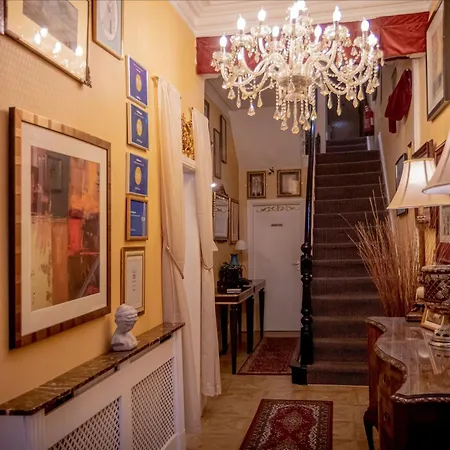 Hotel Rouge & Deco Suites-3