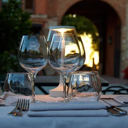 Relais Castello Di Razzano-2