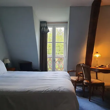 Hostellerie Du Château Les Muids-2