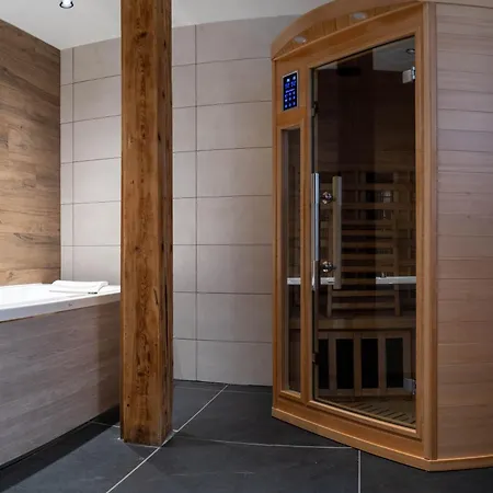 Géraniums Et Neige Fraîche, maison comtoise avec suites appartements de prestige, chambre tout confort, certaines avec spa et sauna privatifs au cœur du Jura à Métabief dans le Haut-Doubs-2