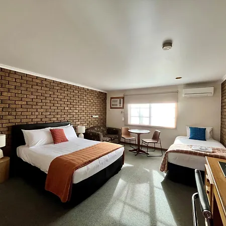 City Colonial Motor Inn-2