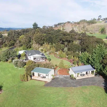 Auckland Country Cottages-2