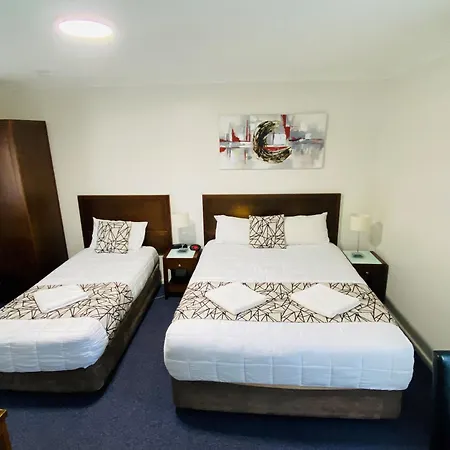 Colonial Lodge Motor Inn-2