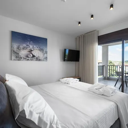 Blue Whisper Luxury Living Suites-2