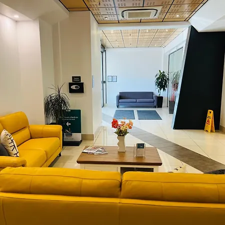 Quality Suites Central Square-2