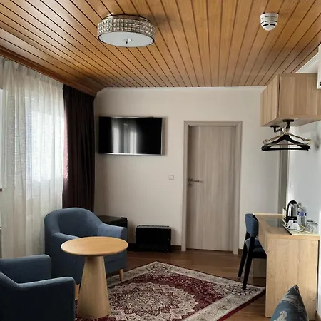 Hotel Whiteswan-3
