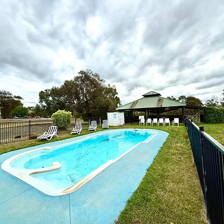 Redgum Motel-2