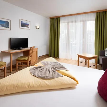 Hotel Koenigsleiten Vital Alpin-2