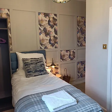 Rooms On The Prom-2