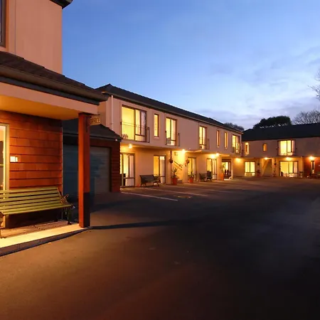 Courtesy Court Motel-2