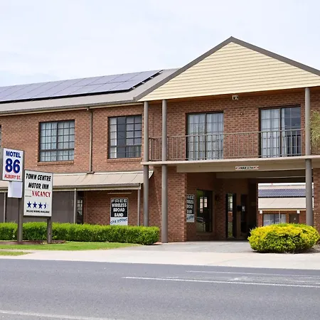 Holbrook Town Centre Motor Inn-2