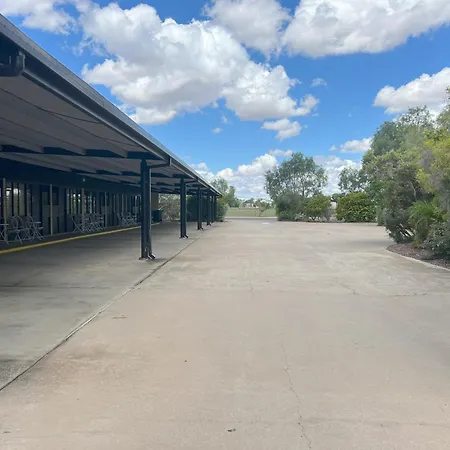 Albert Park Motor Inn - Oil Friendly Price-3