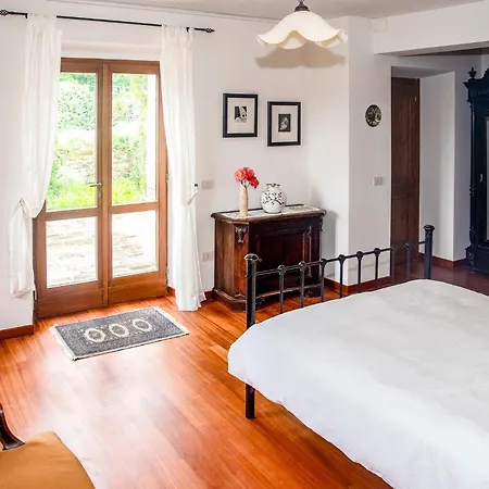 La Mela Rosa Bed & Breakfast-3