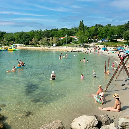 Albatross Mobile Homes On Valamar Camping Lanterna-3