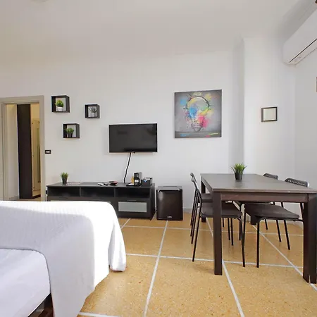The Colours Rooms Guest House-2