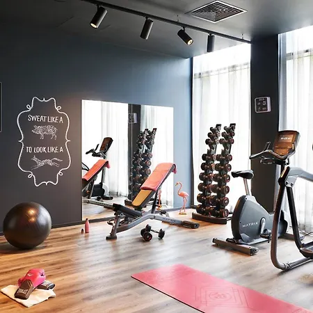 Moxy Edinburgh Airport-3