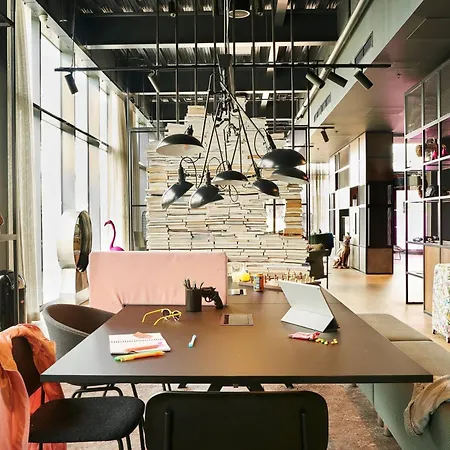 Moxy Edinburgh Airport-3