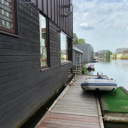 T Kan Verkeren - Houseboat-3