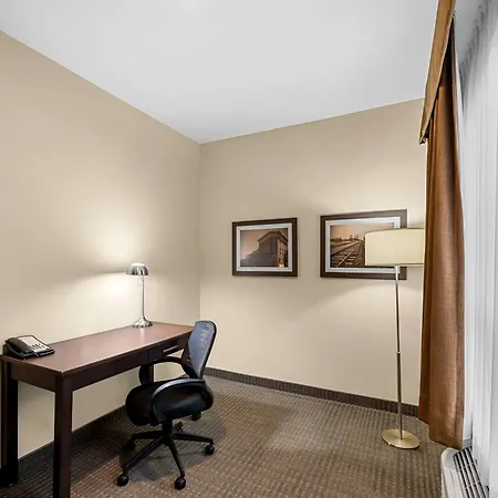 Best Western Plus Lacombe Inn And Suites-3