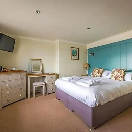 The Edgcumbe Arms-3