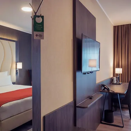 Plaza Premium Den Haag City Center-2