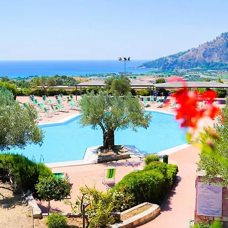 Villaggio Porto Rhoca-3