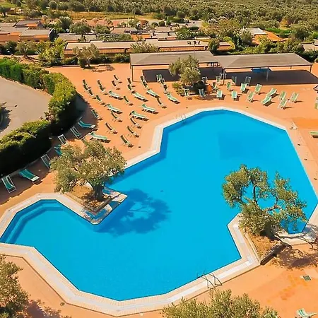 Villaggio Porto Rhoca-2