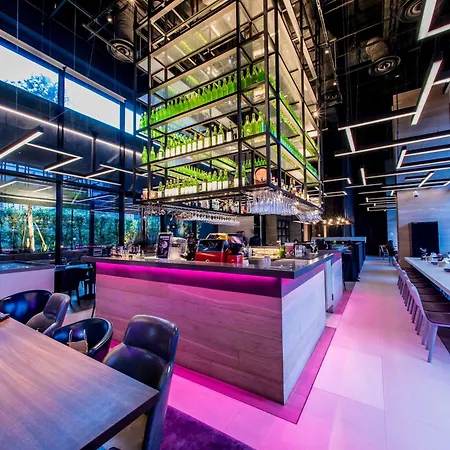 Yotel Singapore Orchard Road-2