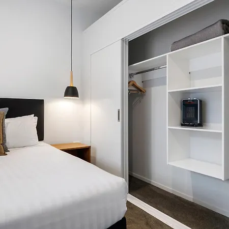 Southwark Hotel & Apartments-3